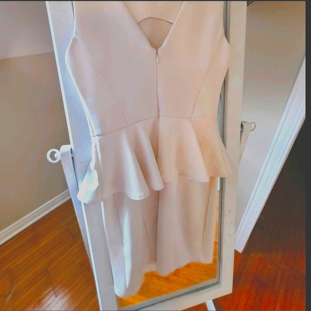 White bodycon dress